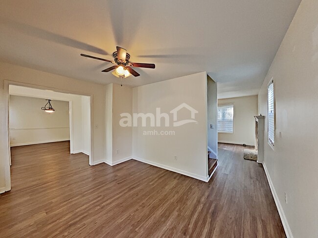 Photo - 714 Ridgewood Way