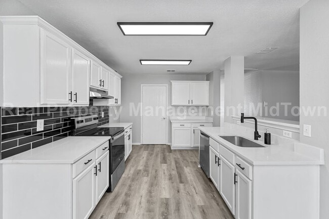 Photo - 2205 Bolivar Dr