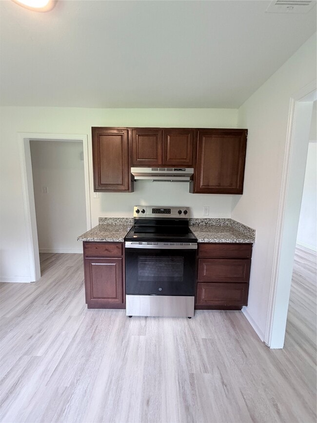 Photo - 8837 Oak Knoll Ln