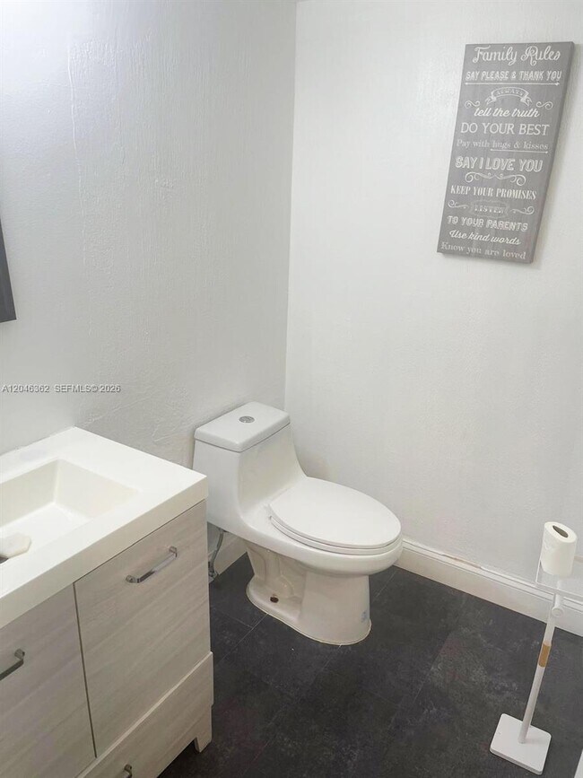 Photo - 5961 N Falls Cir Dr Unit 109