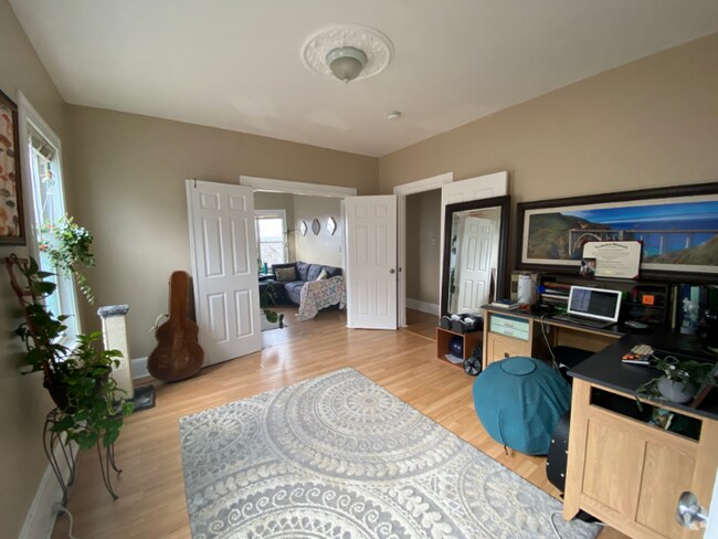 Building Photo - 32 Termine Ave Unit 3 Rental