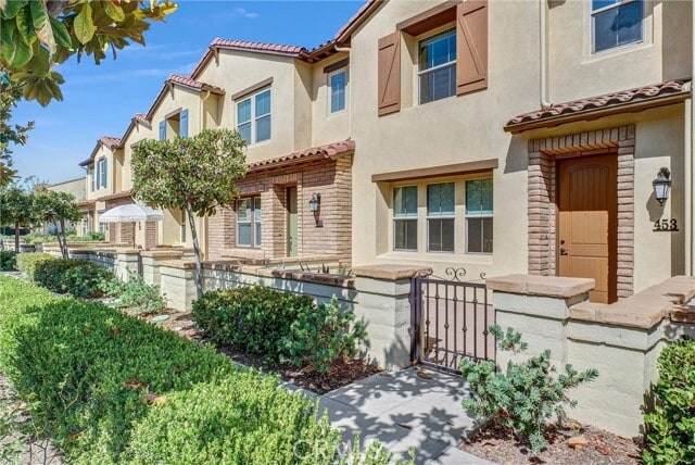 Building Photo - 453 Estrella Ln