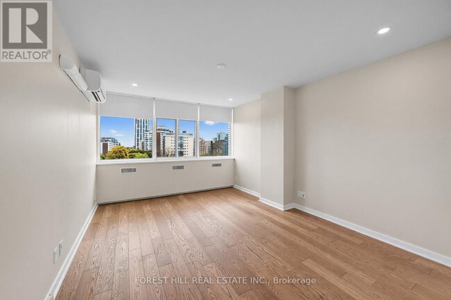 Photo - 561 Avenue Rd