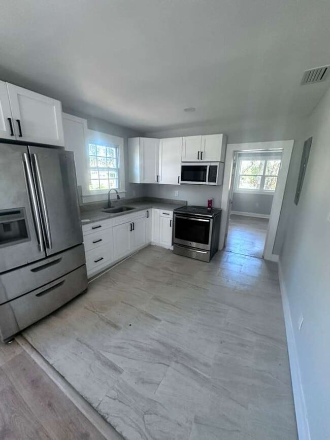 Photo - ***TWO WEEKS FREE*** Charming 2BR Home for Rent in Jacksonville – Prime Investment Opportunity!