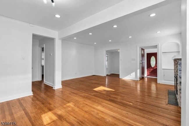 Photo - 2144 Tyler St