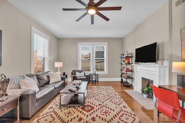 Building Photo - 1104 Cross Ln Unit 4