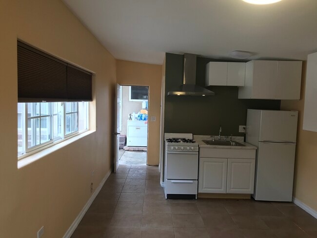 Building Photo - 16311 S Denver Ave