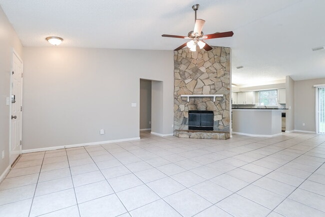 Photo - 1225 Peabody Dr E