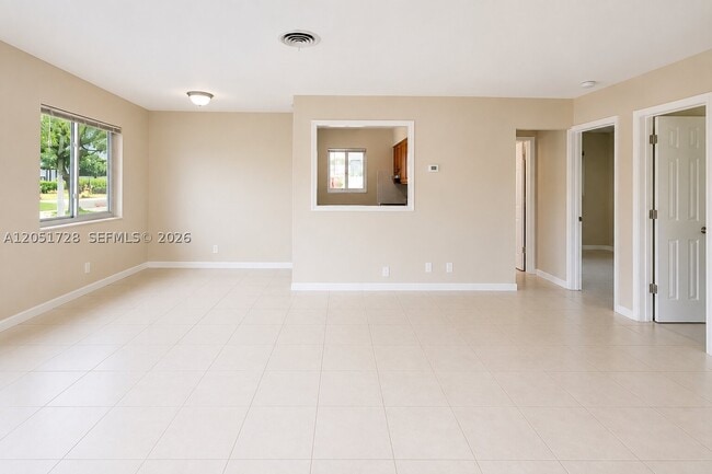 700 NE 25th St Unit A