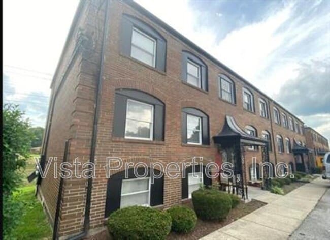 Building Photo - 4903 Saddlebrook Ln Unit Apt 2