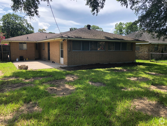 Building Photo - 10411 W Almond Dr Rental