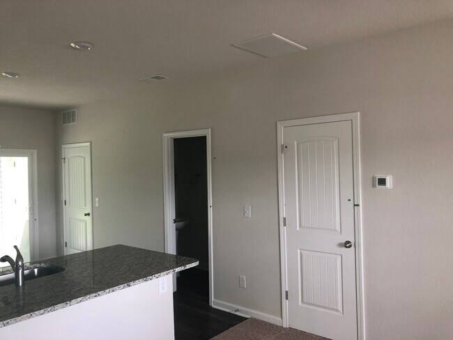 Photo - 225 Chandler Ct