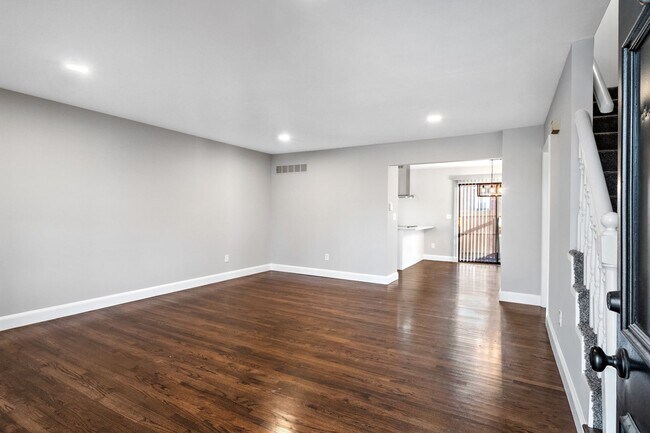 6464 Oakland Ave