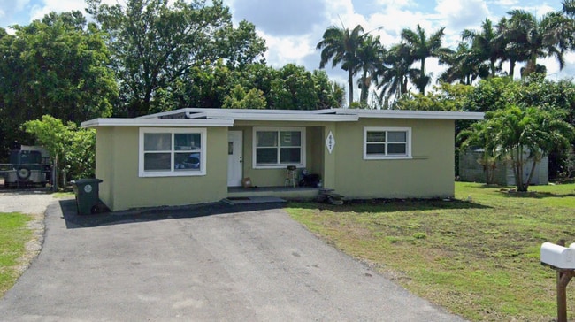 Photo - 667 SE 2nd St Unidad 667