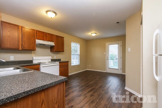 Photo - 1615 Blue Grass Pkwy