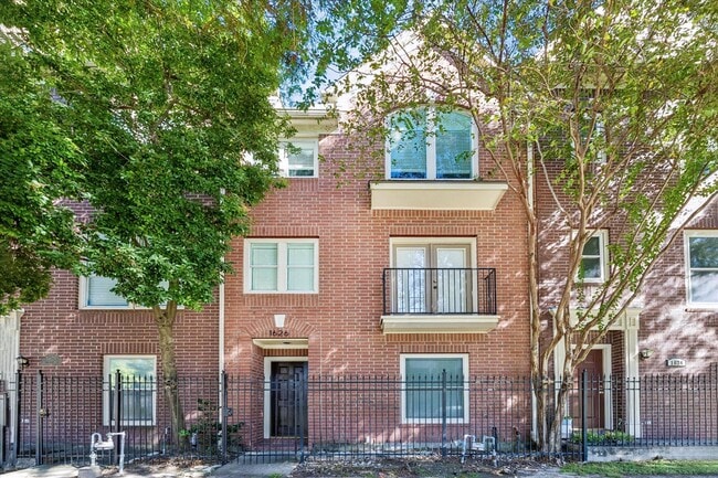 Photo - 1626 Genesee St