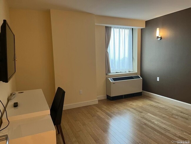 Photo - 39-16 Prince St Unidad 11A