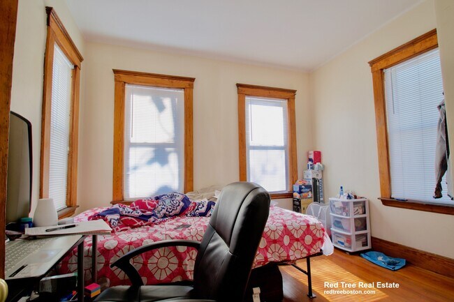 Photo - 79 Capen St Unidad 2