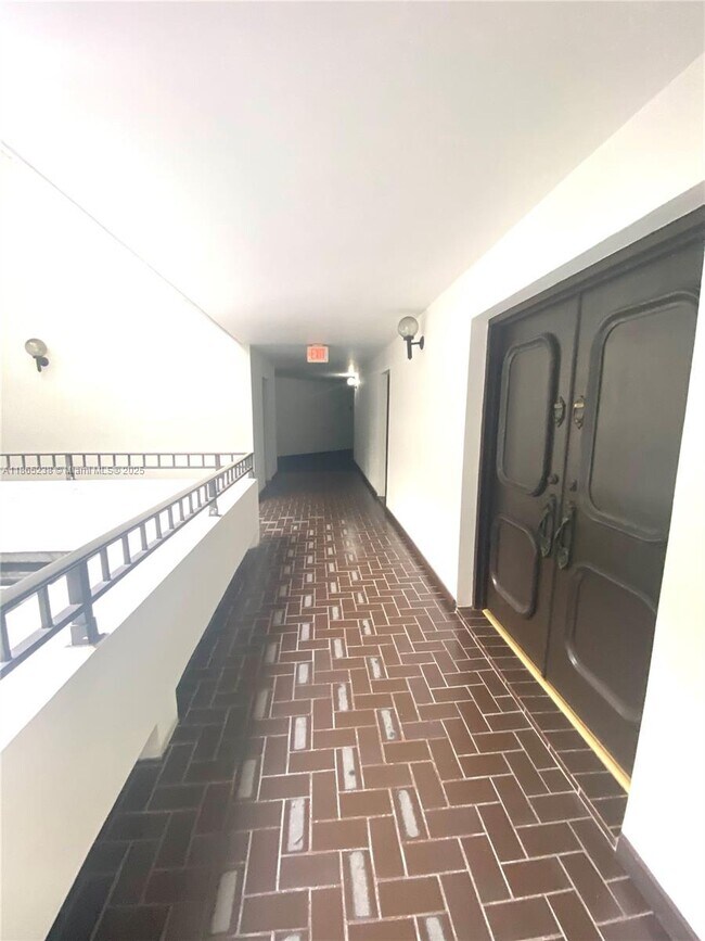 Photo - 13953 Kendale Lakes Cir Unit 210B