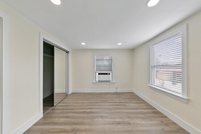 Building Photo - 4812 Michaux St Unit 1