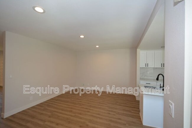Photo - 3551 W Hemlock St