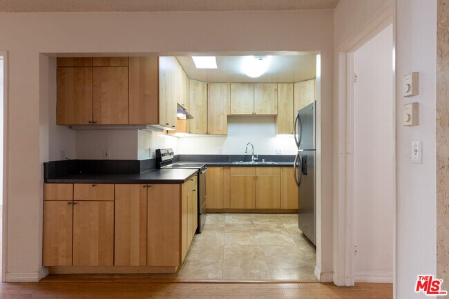 Photo - 1033 6th St Unit 304