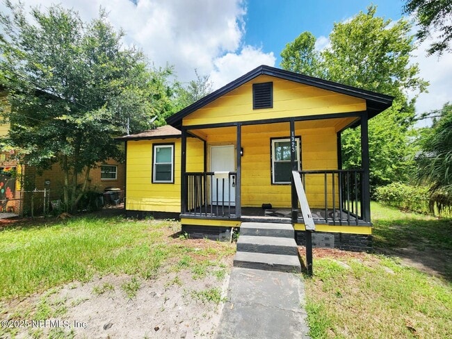 Building Photo - 1323 W 30th St Rental
