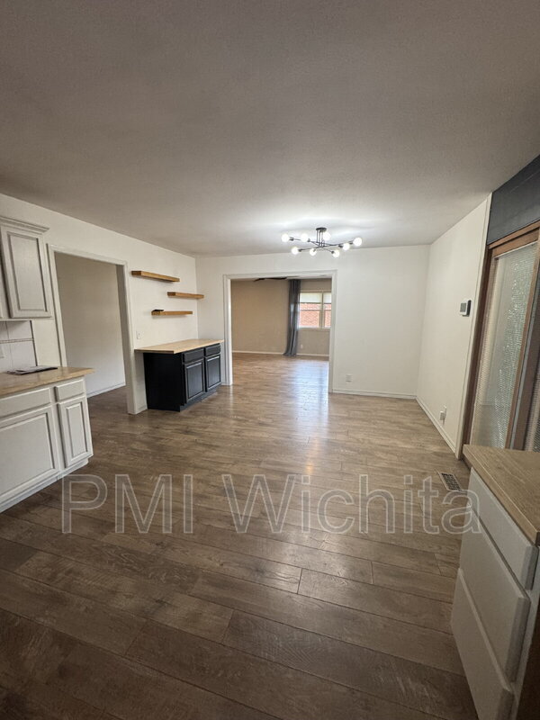 Photo - 840 N Waddington Ave