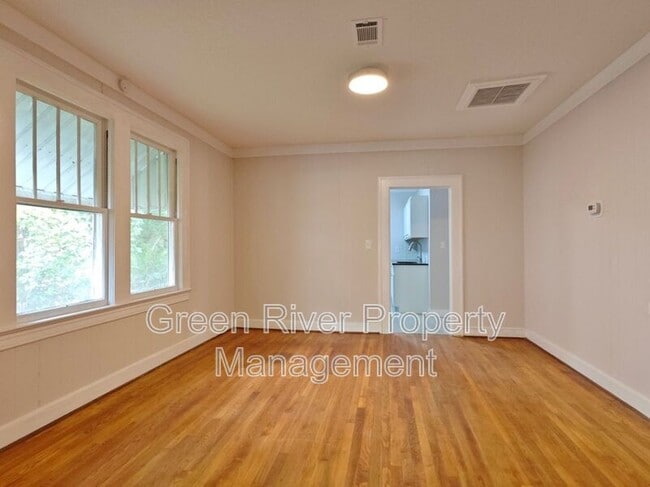 Photo - 643 Linwood Ave