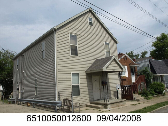 Building Photo - 1822 Mills Ave Unit Second Floor Rental