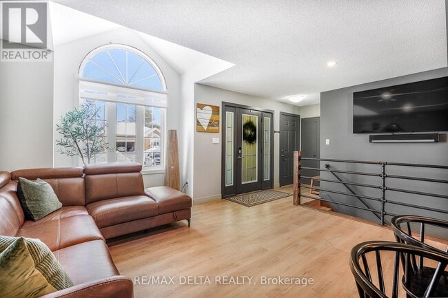 Photo - 146 Sandra Crescent