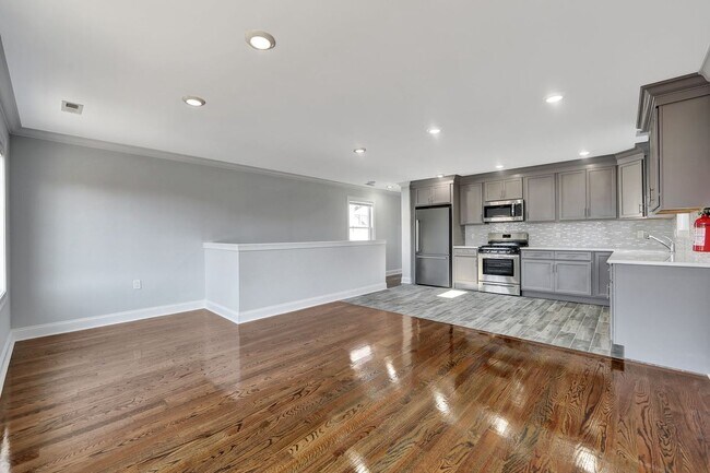 Photo - 126 N 15th St