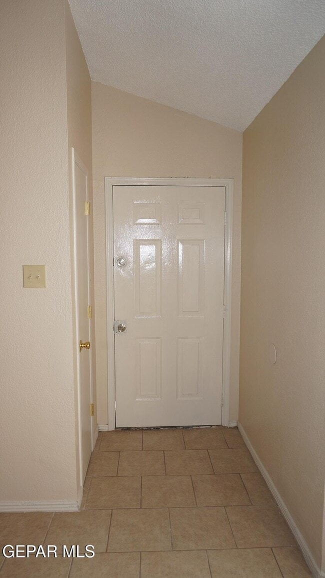 Photo - 6069 Bridalveil Dr