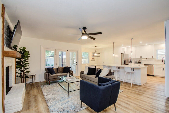 Building Photo - 5907 Warm Springs Rd Rental
