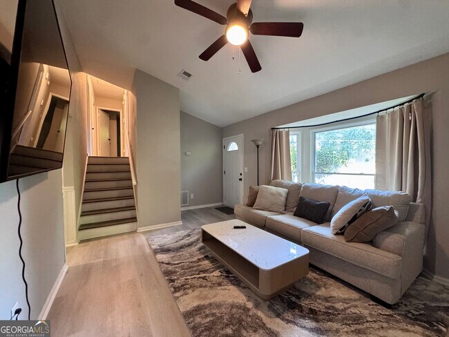 Photo - 3814 Whaley Ct SW