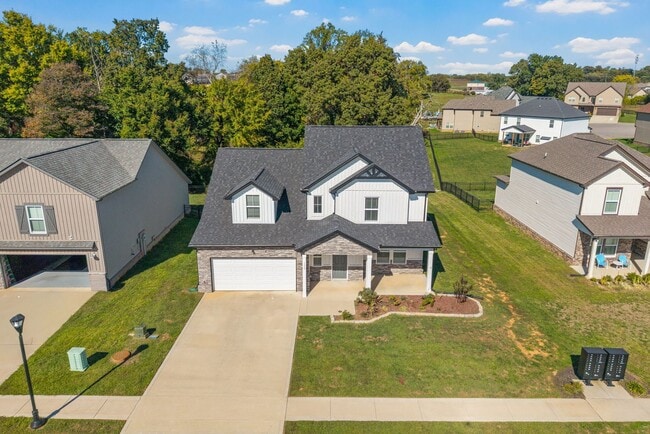 Photo - Luxury Meets Comfort: 5-Bed Beauty with Ch...