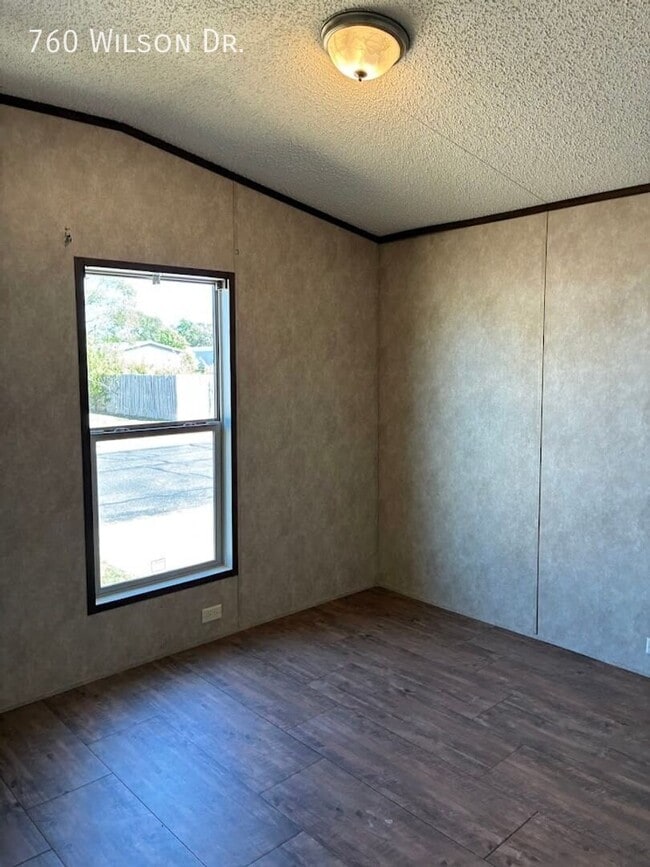 760 Wilson Dr