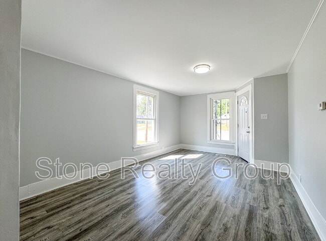 Photo - 7581 Wabash Ave