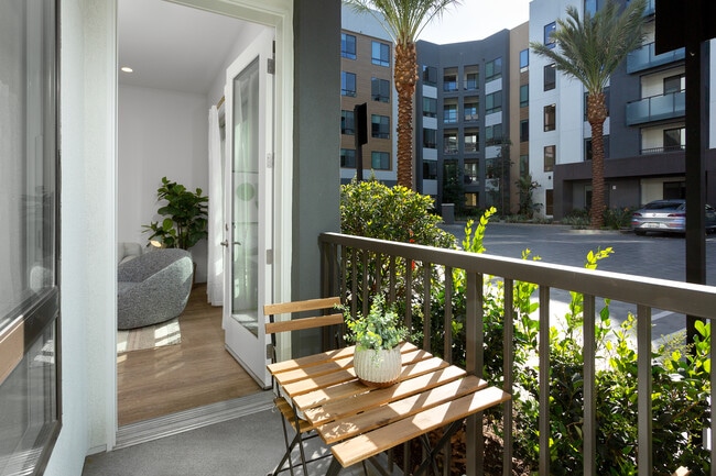 Building A Avalon Design apartment home patio