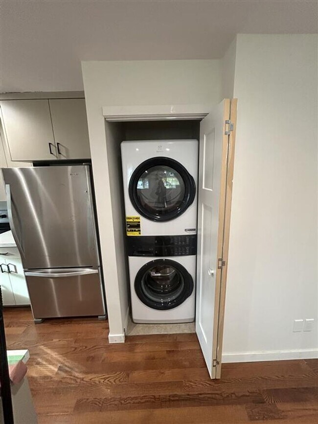 Photo - 118 S Harkness St Unidad B