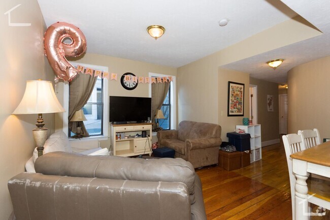 Building Photo - Available 4-bedroom apartment in Allston!