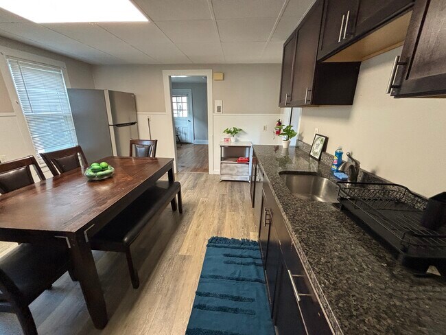 Photo - 66 Oak St
