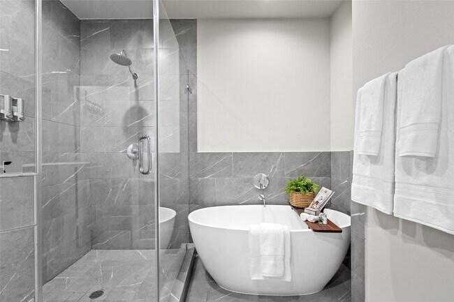 Photo - 2110 Stuart St