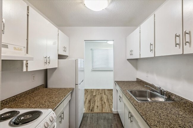 Photo - 6203-6122 122 Ave NW Unit 2