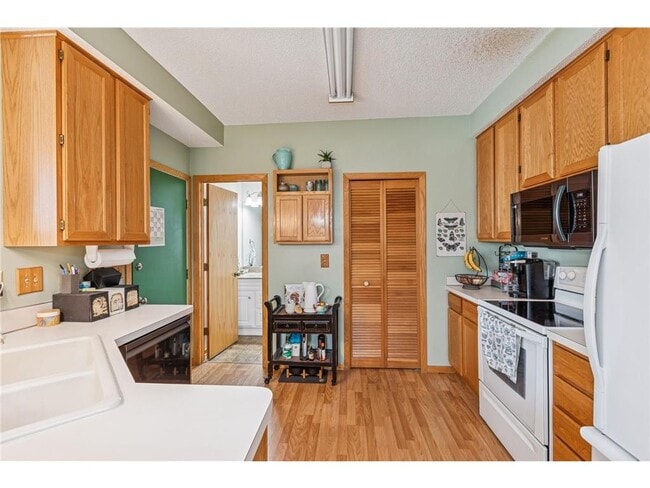 Photo - 8829 Branson Dr