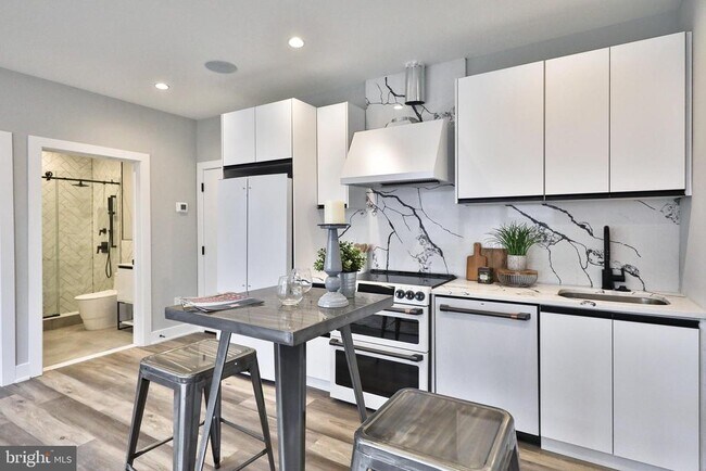 Photo - 1612 Cambridge St Unit 307