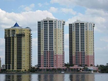 Photo - Riviera 2743