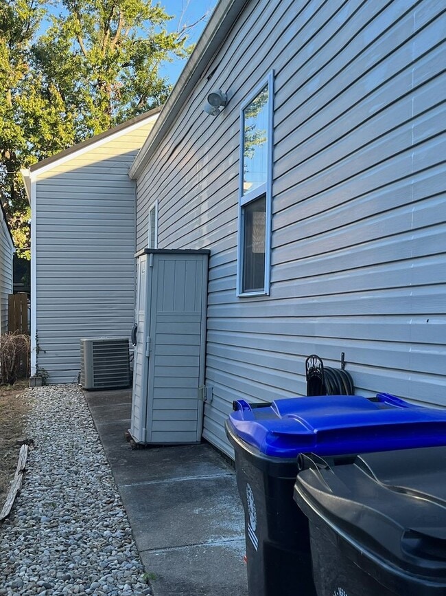Photo - 1327 Christy Ave
