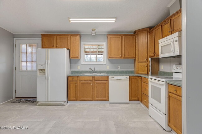 Photo - 113 Simon Latour Rd