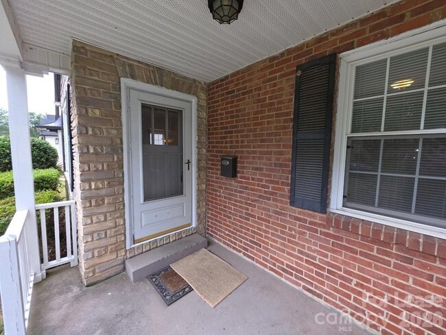 Photo - 356 Melbourne Ct